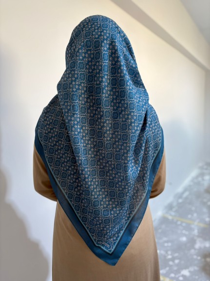  - Pamuklu 120cm x 120cm Eşarp Nilüfer Petrol Mavi