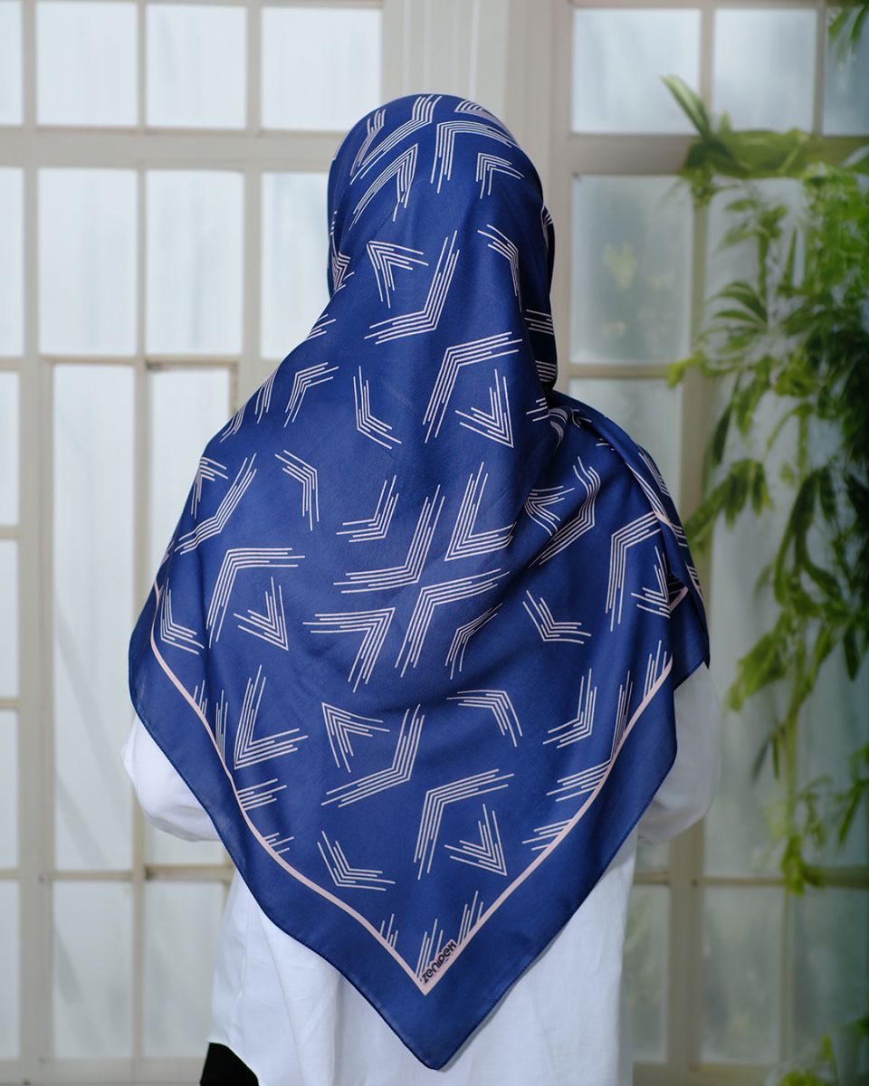 Pamuklu 120cm x 120cm Eşarp - Ok Desen Lacivert Pembe