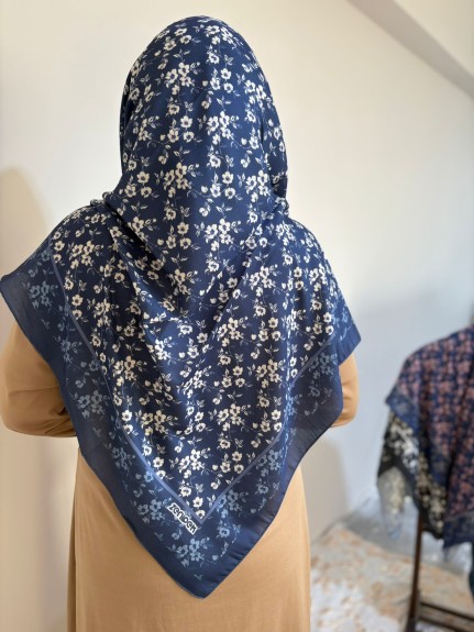  - Pamuklu 120cm x 120cm Eşarp Sonbahar Esintisi Lacivert