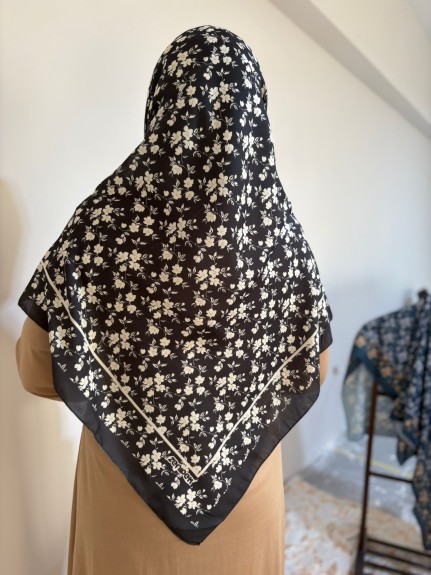  - Pamuklu 120cm x 120cm Eşarp Sonbahar Esintisi Siyah