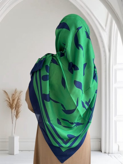  - Pamuklu 140cm x 140cm Eşarp Benetton