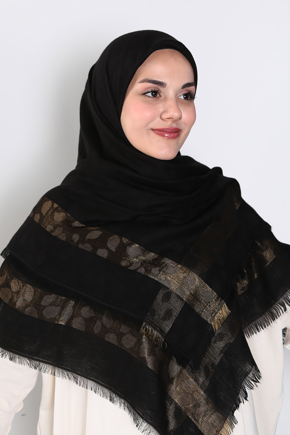 Siyah Gold 140cm X 140cm Eşarp - Yapraklı
