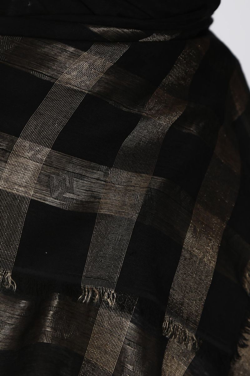 Siyah Gold 140cm x 140cm Eşarp - Zikzaklı